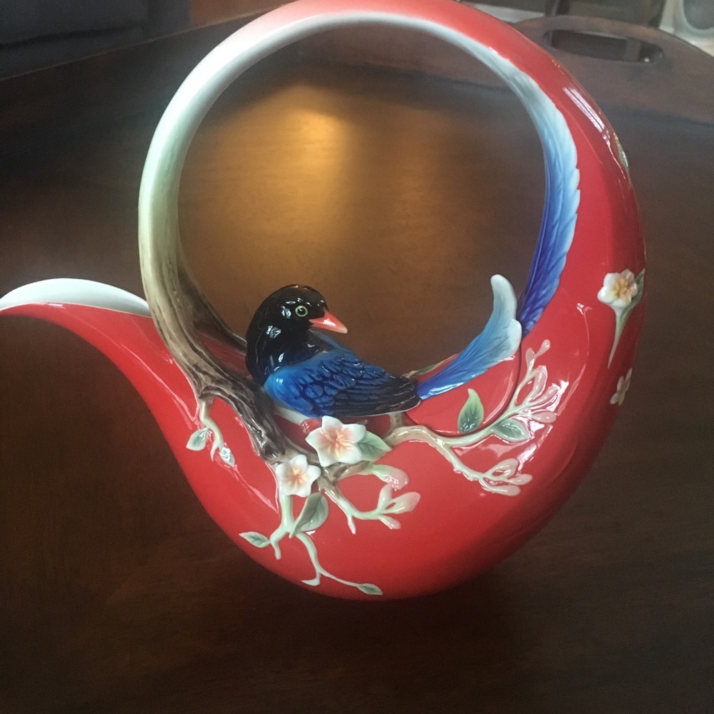 Franz Magpie Collection Teapot -NEW